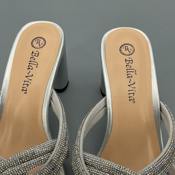 NEW Bella Vita Women’s Carmen Heeled Slip on Sandals Silver Size 8WW - Picture 6 of 10